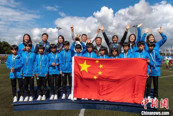 在斯凯孚赞助的“小世界杯”落幕之际，琼中女