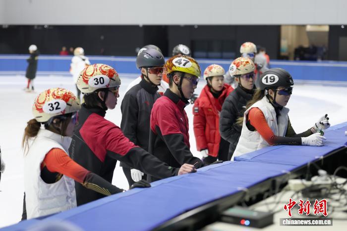 中国短道速滑队启动米兰冬奥会备战训练