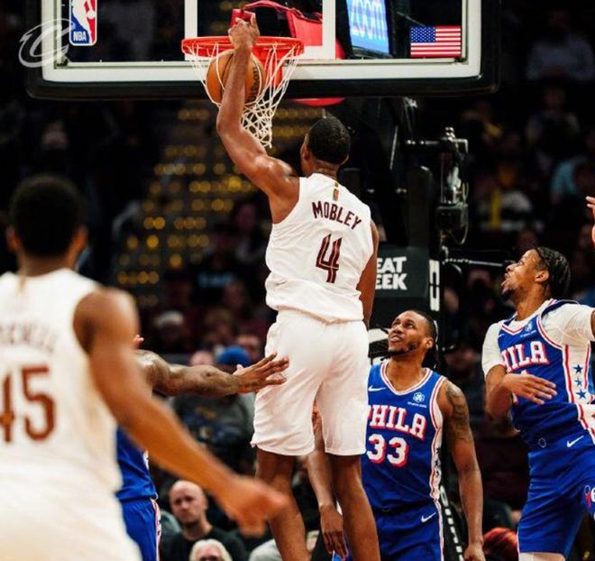 哈登带伤出战骑士力克76人 胜利巩固东部第四