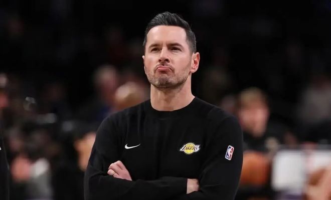 东契奇遭技术犯规引停赛危机 湖人九连胜遭冲击