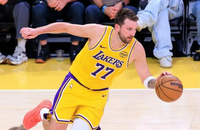 东契奇遭技术犯规引停赛危机 湖人九连胜遭冲击