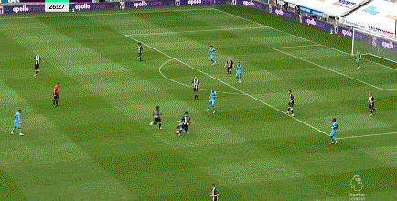 范戴克失误阿森纳逆转利物浦 孙兴慜连场破门热